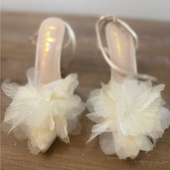 Lulu's Cream Floral Heels - Picture 8 of 8